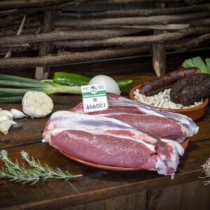 Ingredientes para fabada asturiana tradicional con lacón, chorizo, morcilla y fabas